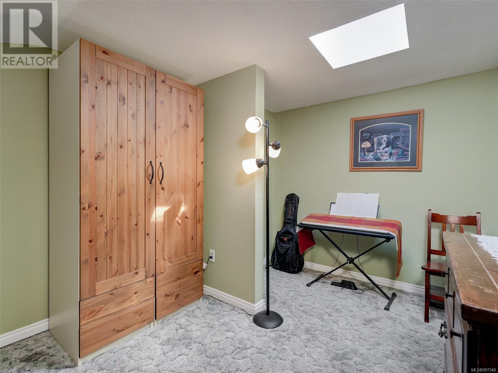 406 1009 McKenzie Ave, Saanich