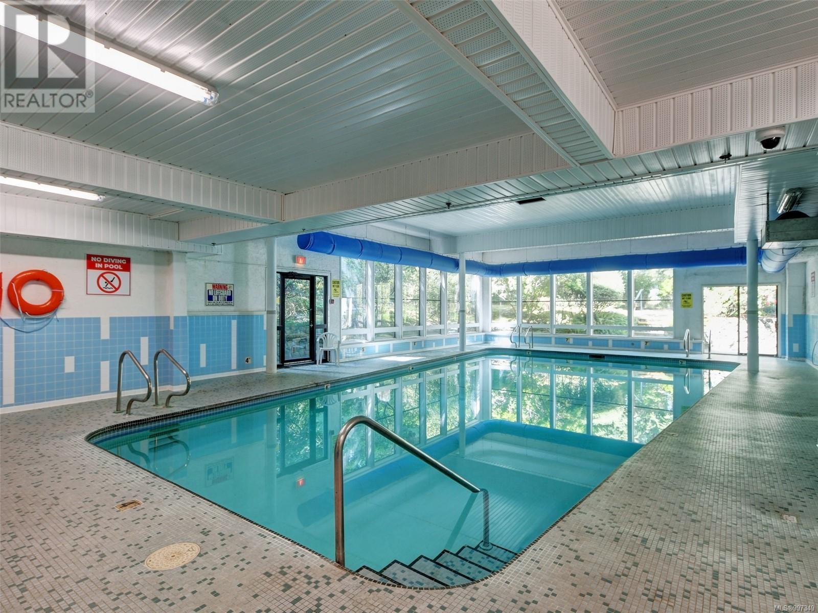 406 1009 McKenzie Ave, Saanich