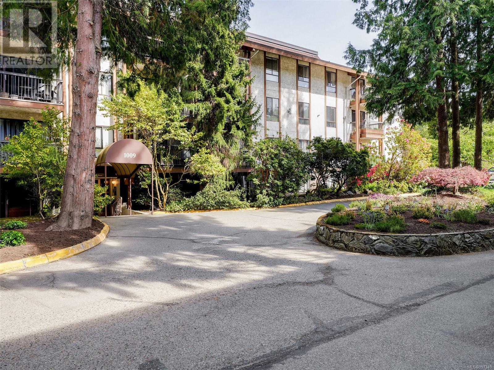 406 1009 McKenzie Ave, Saanich