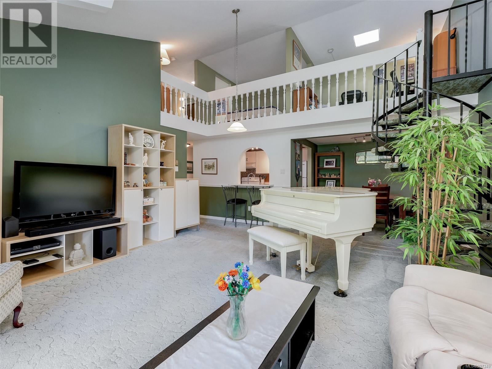 406 1009 McKenzie Ave, Saanich
