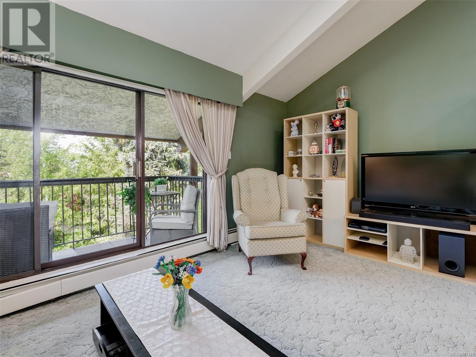 406 1009 McKenzie Ave, Saanich