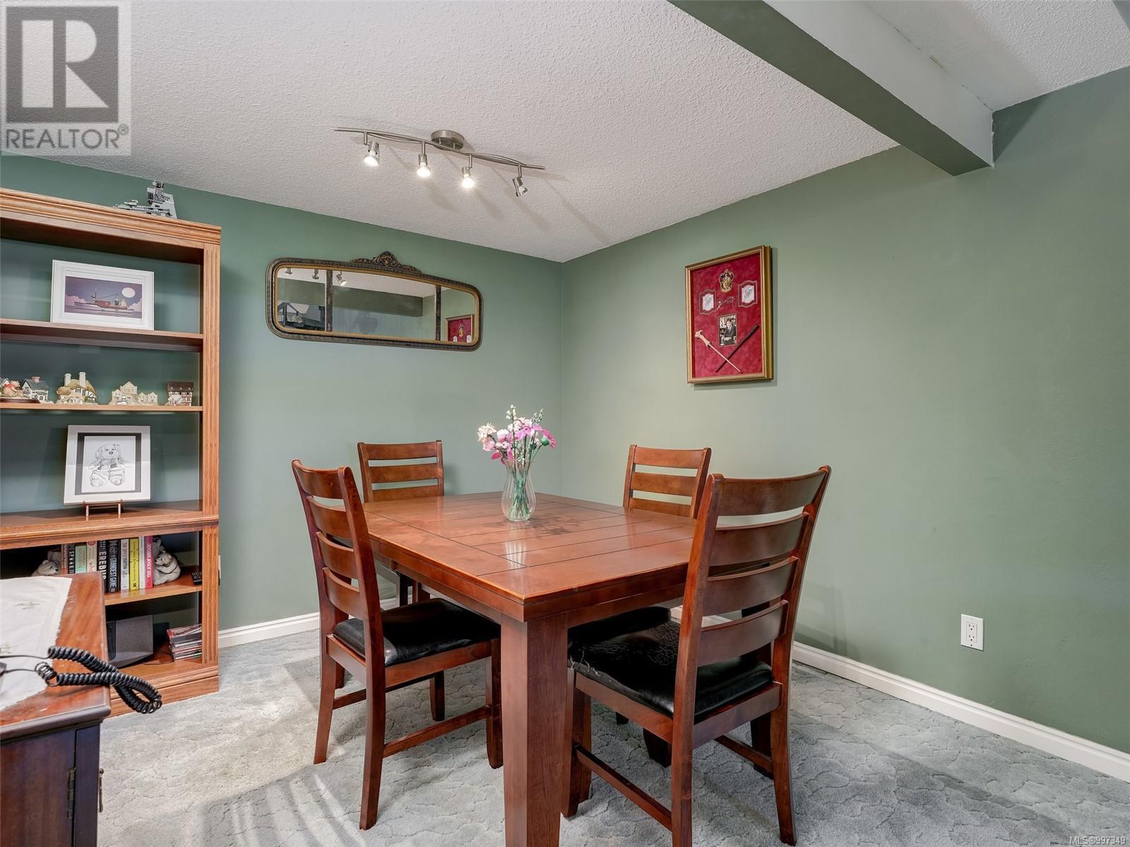 406 1009 McKenzie Ave, Saanich