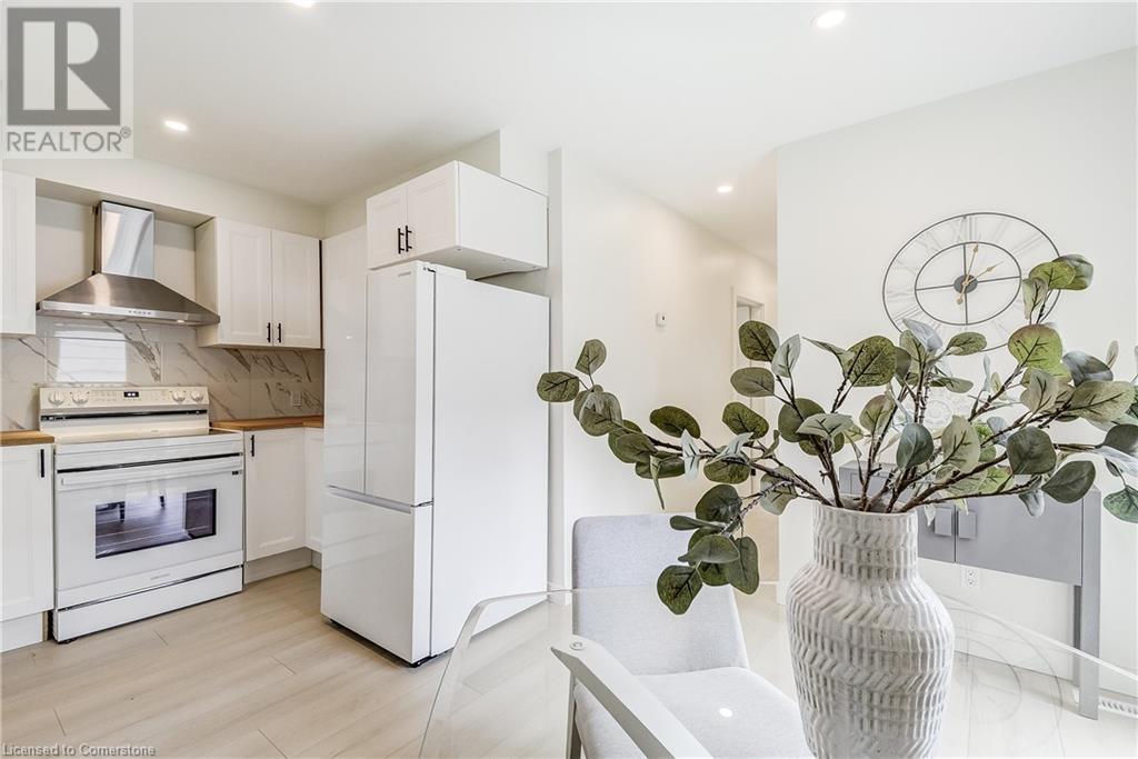 Photo 18 of 82 West 1st Street, Hamilton ON