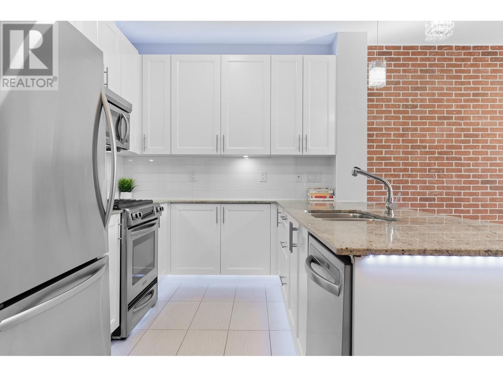 416 101 MORRISSEY ROAD, Port Moody real estate listing R2999866