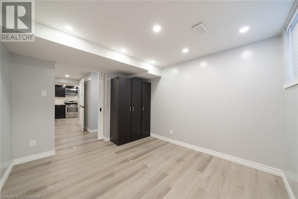 Photo 10 of 39 Bonaparte Way Unit Lower Unit, Hamilton ON