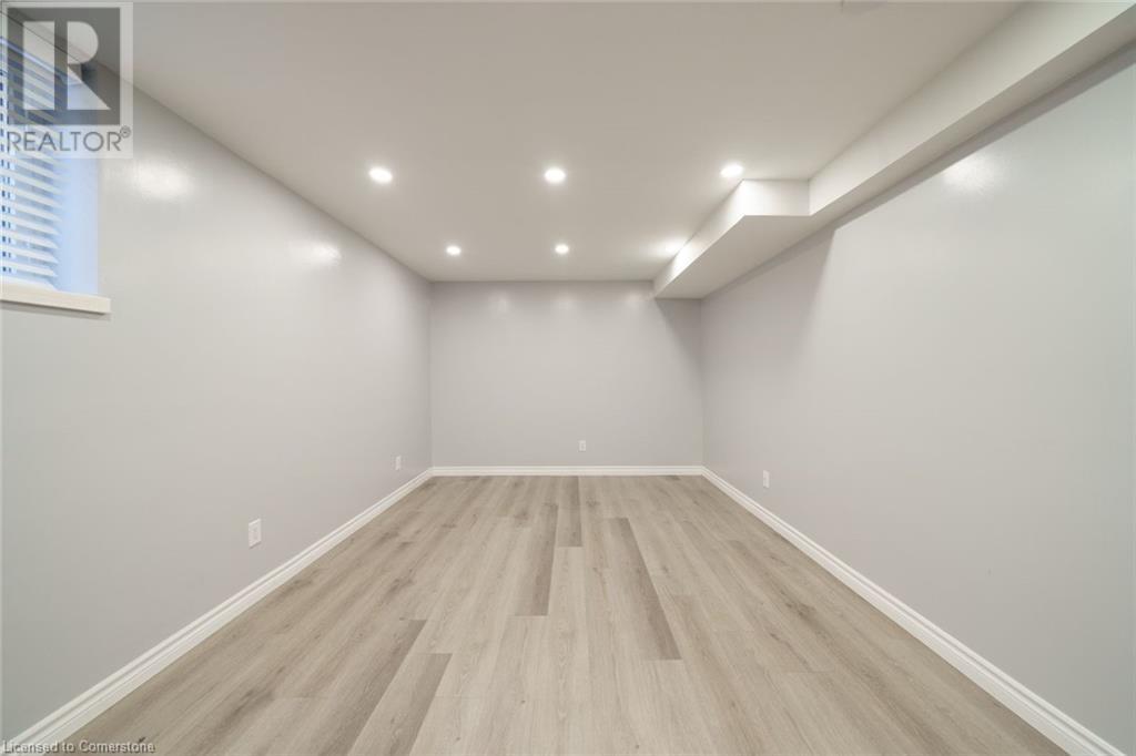 Photo 12 of 39 Bonaparte Way Unit Lower Unit, Hamilton ON