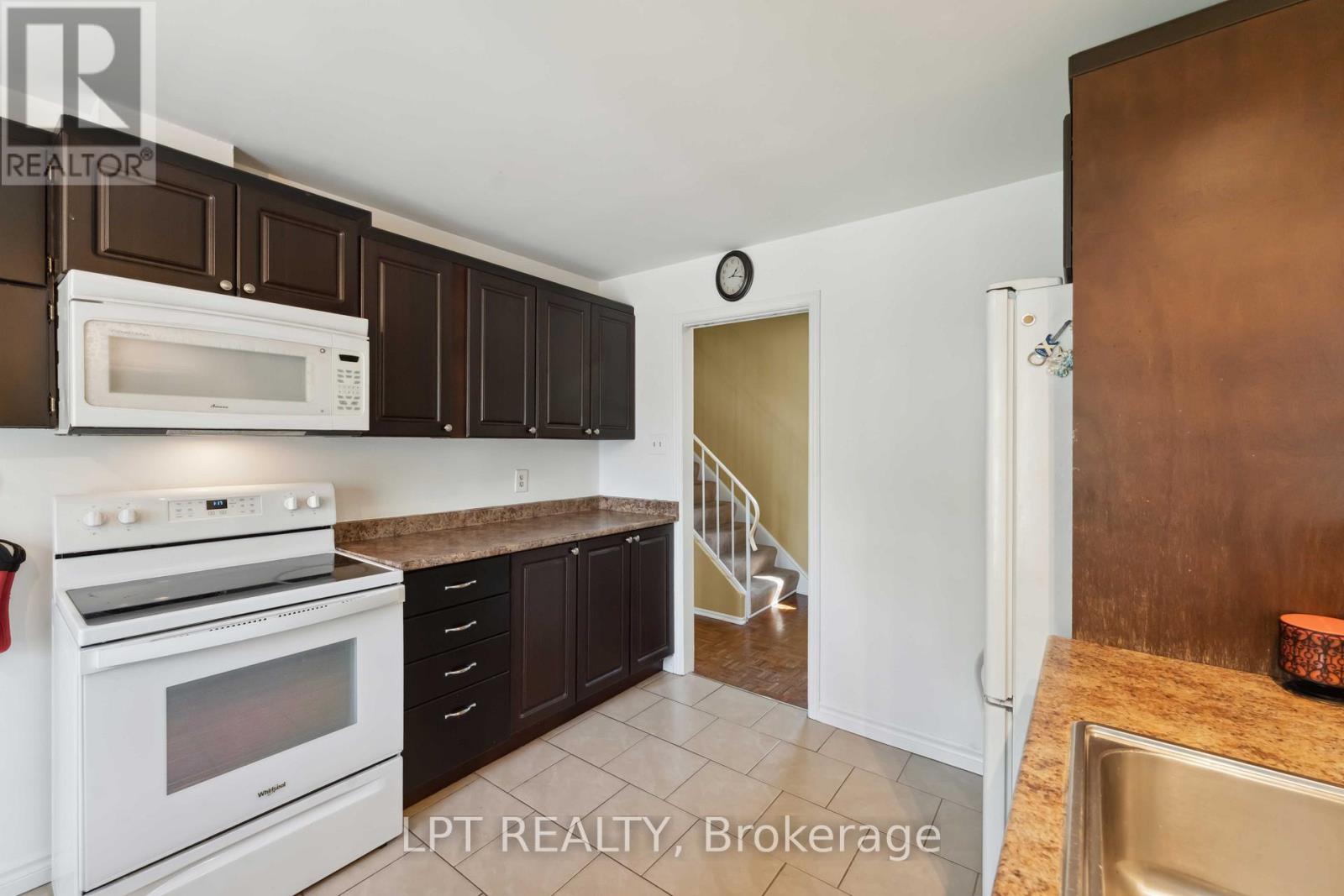 Photo 42 of 61 Fieldgate Drive, Ottawa ON