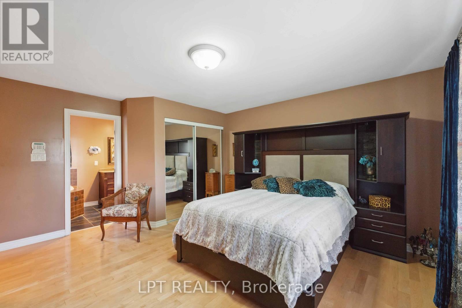 Photo 30 of 61 Fieldgate Drive, Ottawa ON