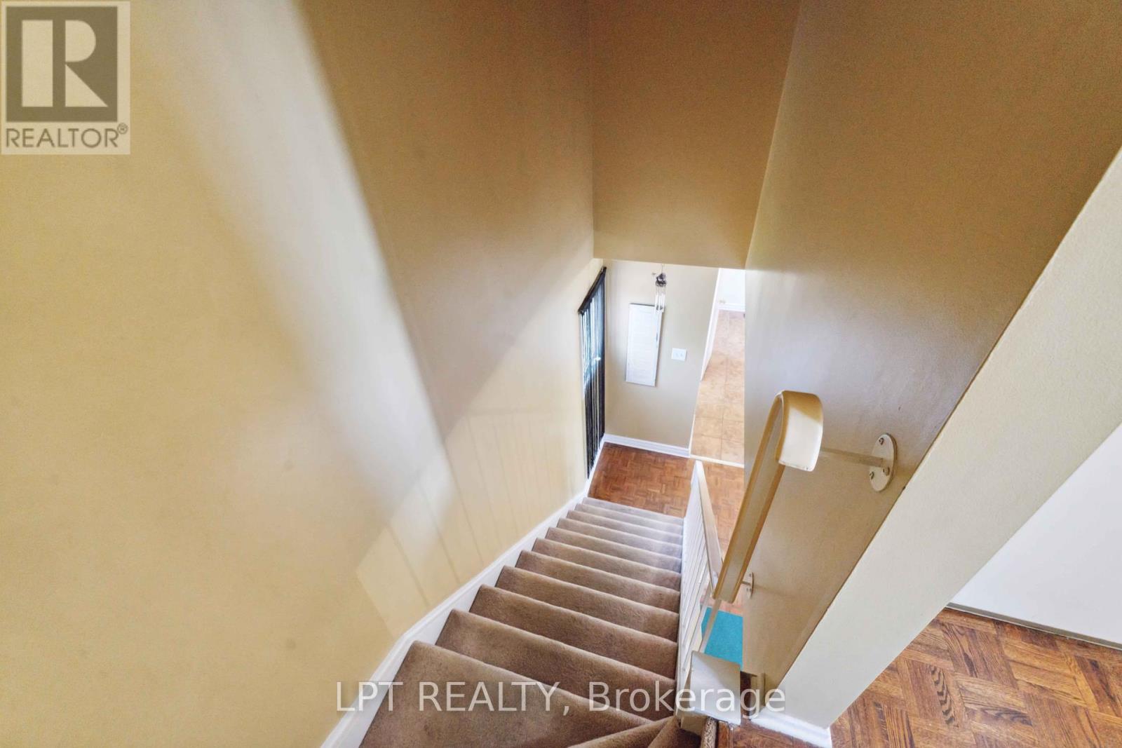 Photo 1 of 61 Fieldgate Drive, Ottawa ON