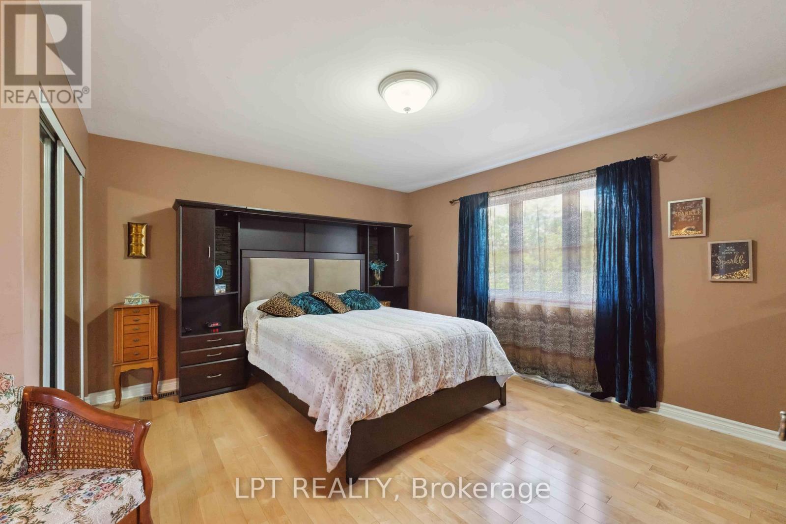 Photo 45 of 61 Fieldgate Drive, Ottawa ON