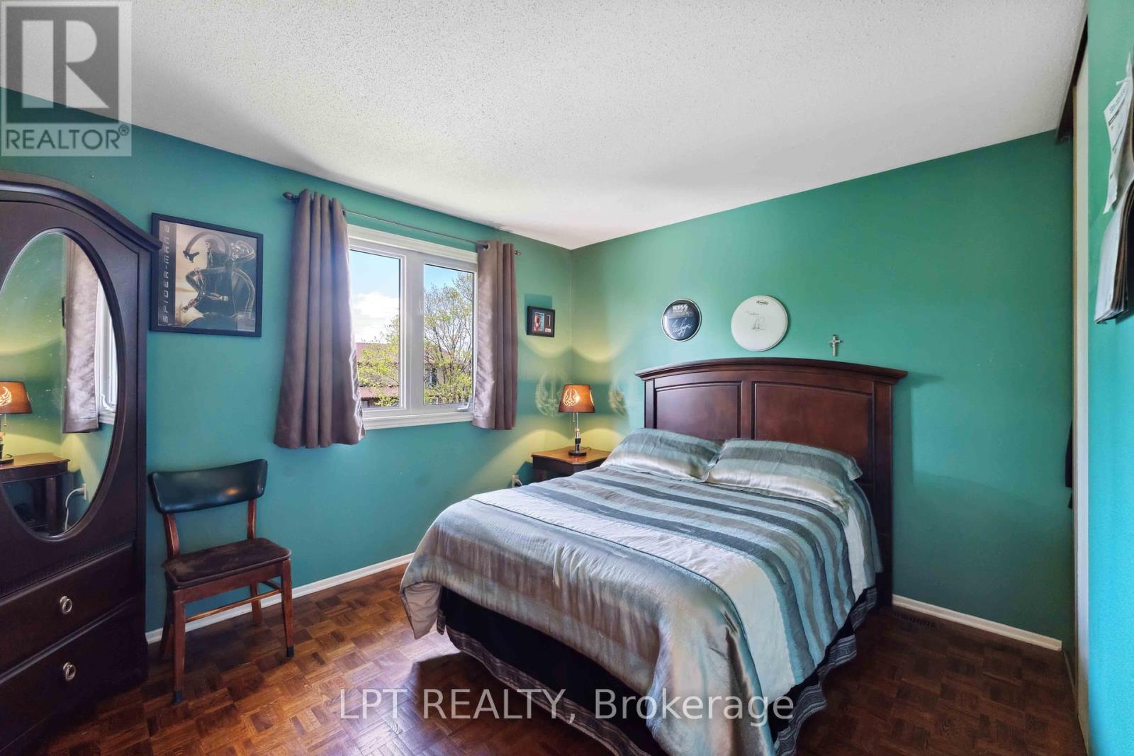 Photo 5 of 61 Fieldgate Drive, Ottawa ON