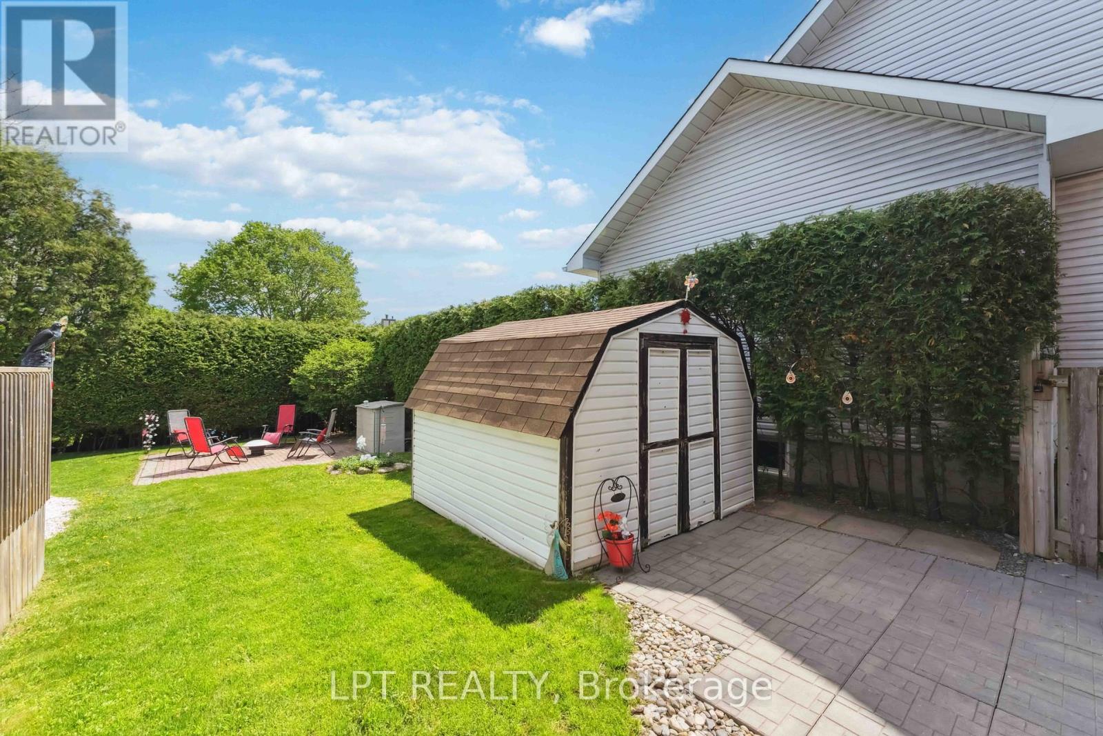 Photo 24 of 61 Fieldgate Drive, Ottawa ON