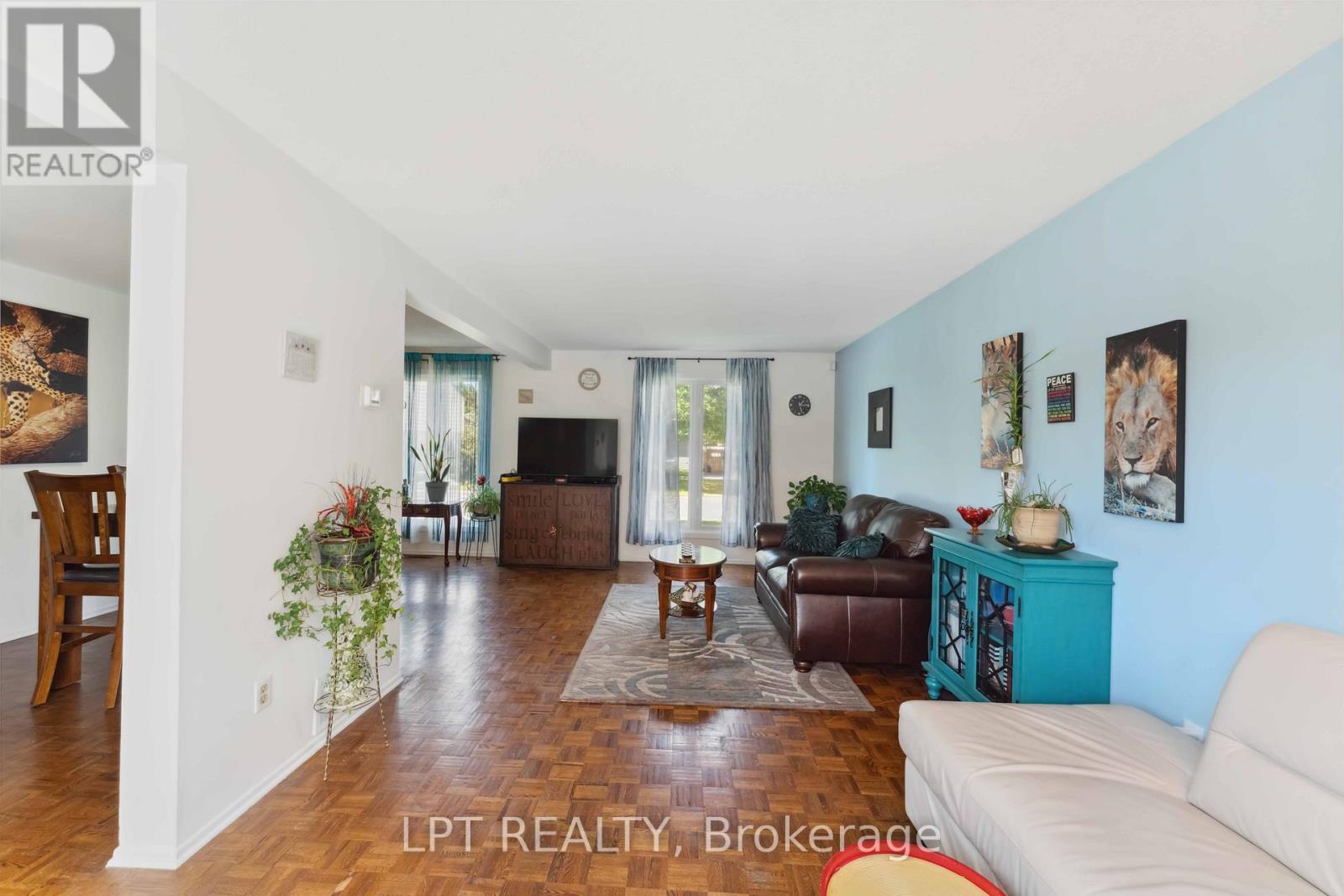 Photo 3 of 61 Fieldgate Drive, Ottawa ON