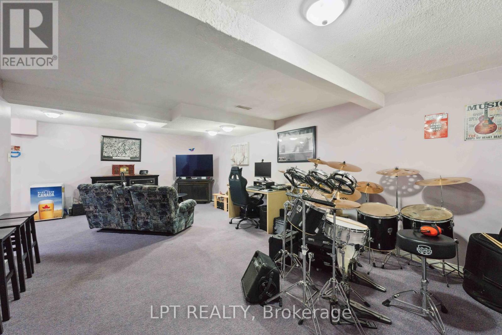 Photo 8 of 61 Fieldgate Drive, Ottawa ON