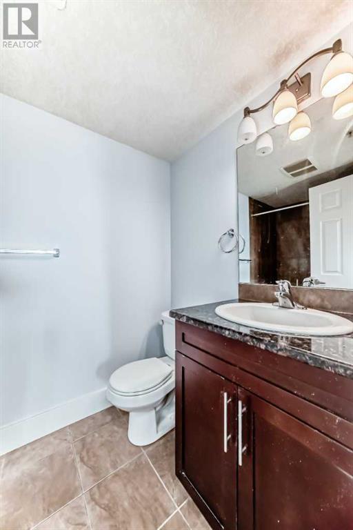 Single Family House for Sale in   Rocky Vista Gardens NW Rocky Ridge Calgary 