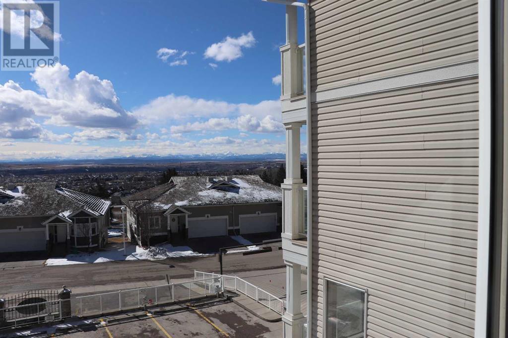 Single Family House for Sale in   Rocky Vista Gardens NW Rocky Ridge Calgary 