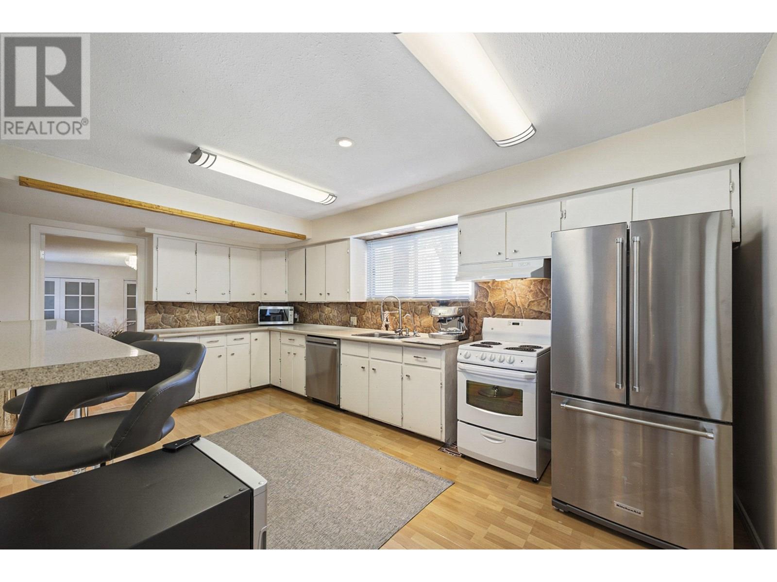 Photo 16 of 3819 Coast Meridian Road, Port Coquitlam BC
