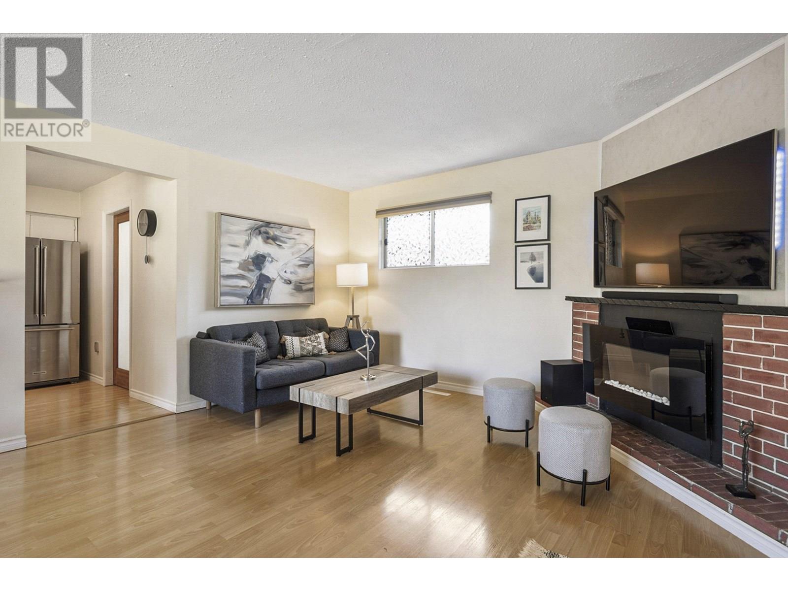 Photo 8 of 3819 Coast Meridian Road, Port Coquitlam BC