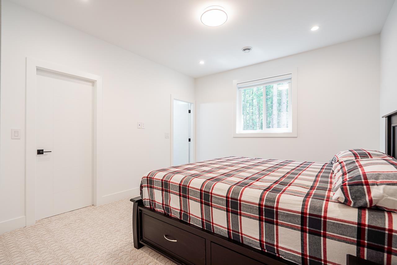 Photo 27 of 19648 31 A Avenue, Langley BC