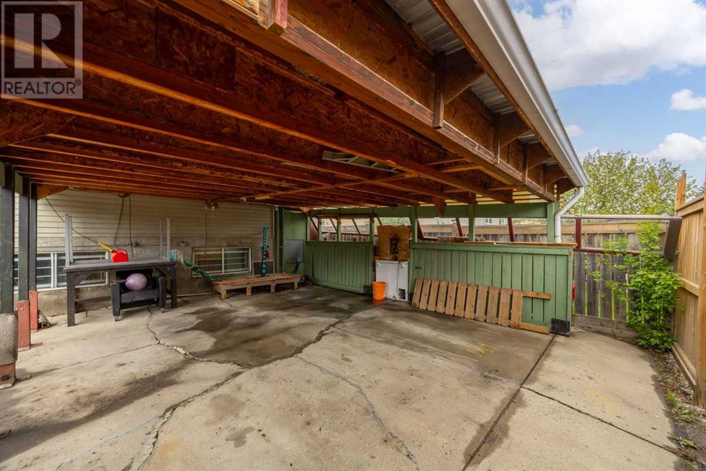Single Family House 4 Level for Sale in  Erin Woods Drive SE Erin Woods Calgary 