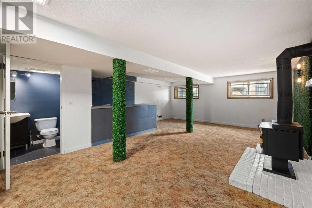 Single Family House 4 Level for Sale in  Erin Woods Drive SE Erin Woods Calgary 
