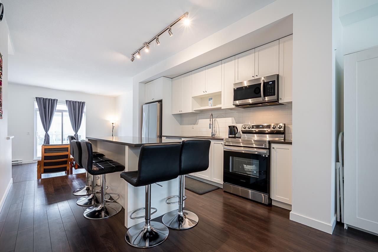 Photo 10 of 32 15778 85 Avenue, Surrey BC