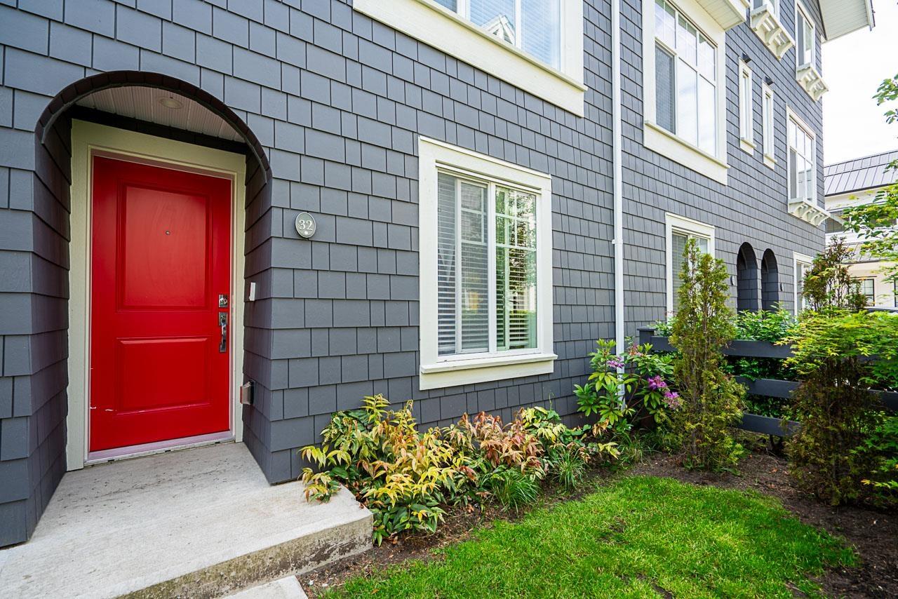Photo 3 of 32 15778 85 Avenue, Surrey BC