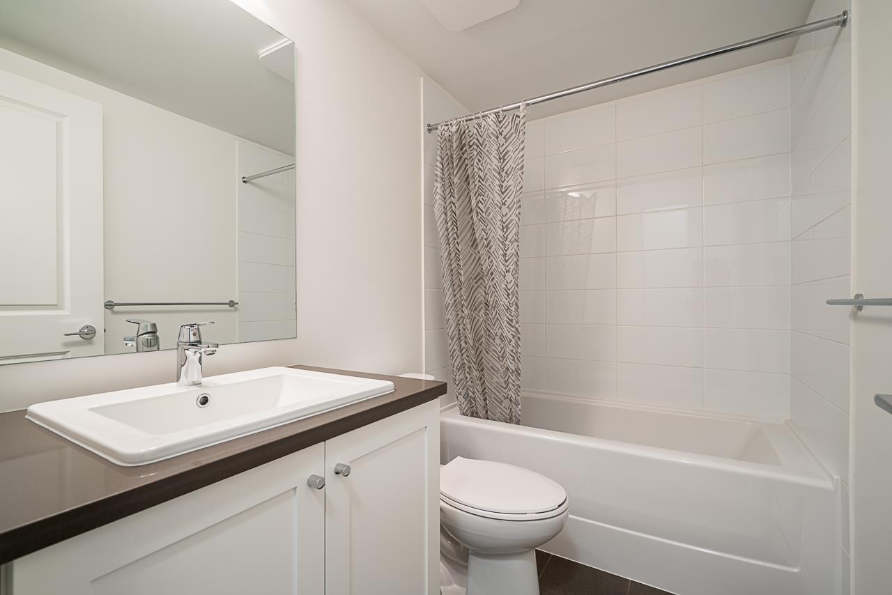 Photo 33 of 32 15778 85 Avenue, Surrey BC