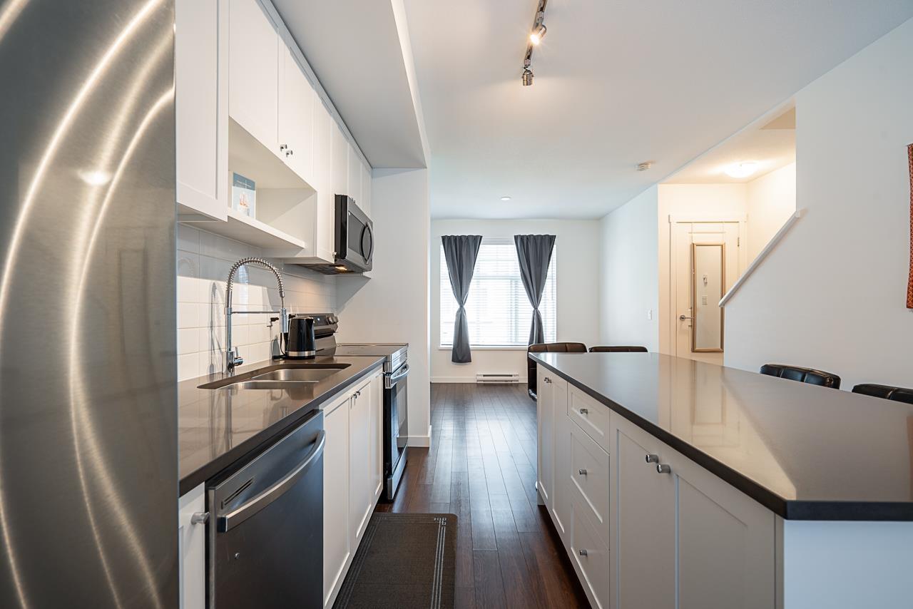 Photo 9 of 32 15778 85 Avenue, Surrey BC