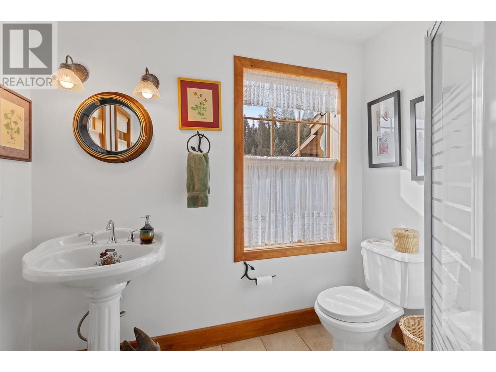 7020 Brolin Road, Logan Lake