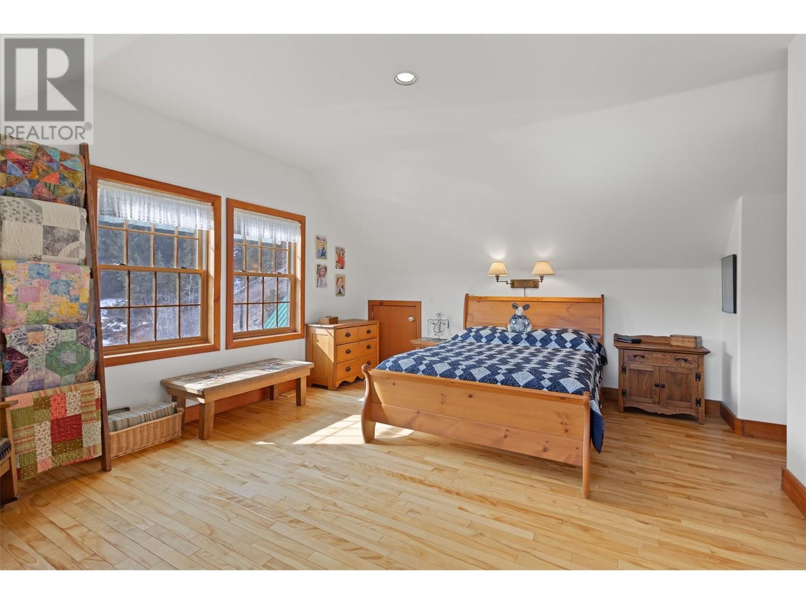 7020 Brolin Road, Logan Lake