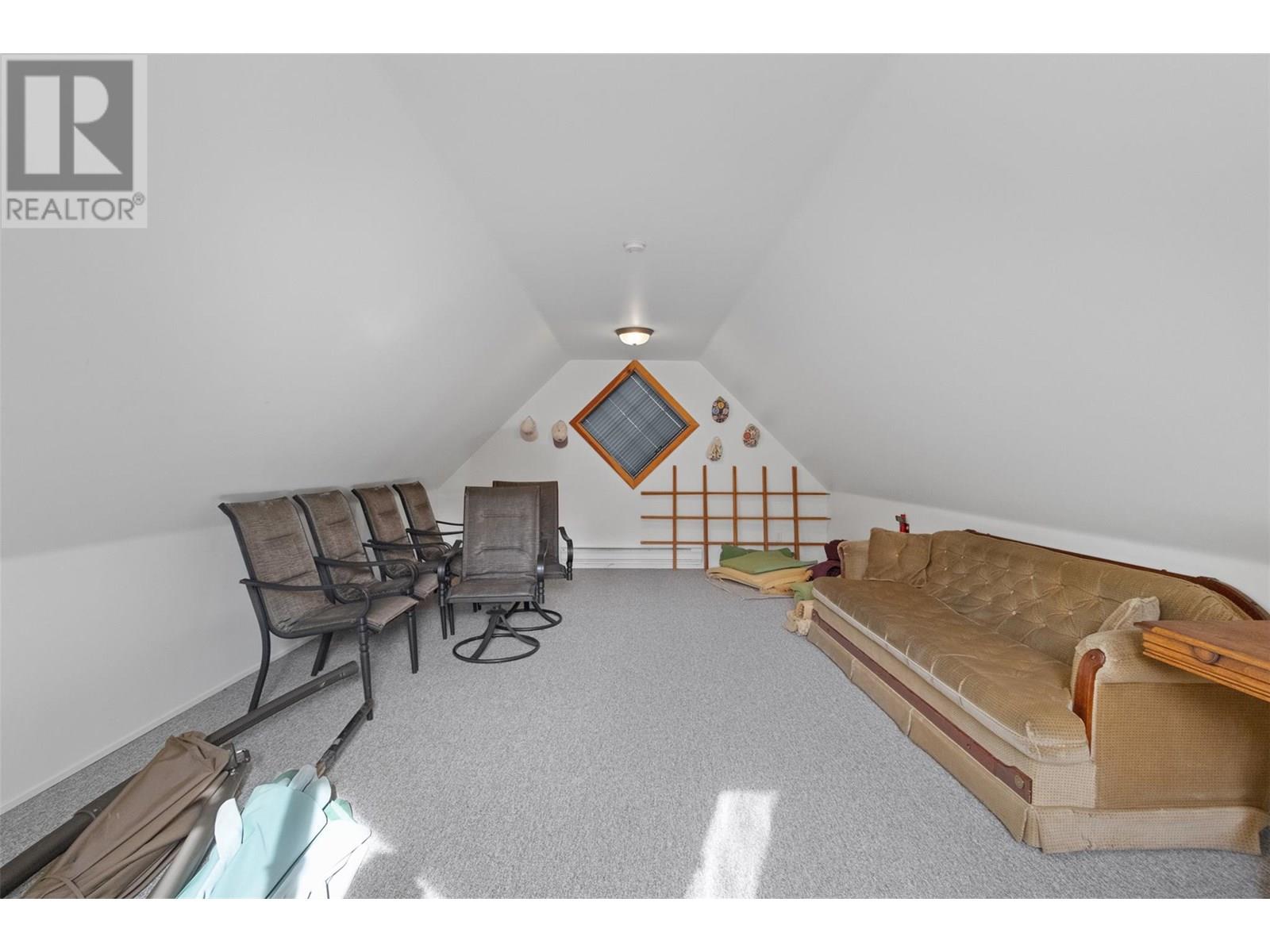 7020 Brolin Road, Logan Lake