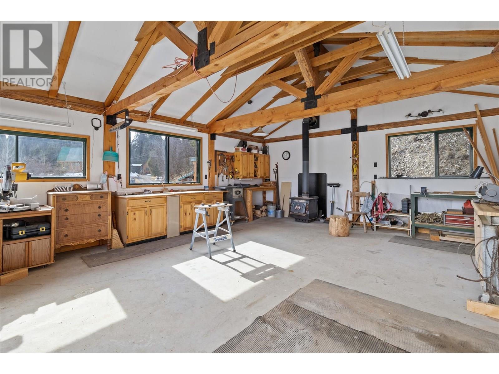 7020 Brolin Road, Logan Lake