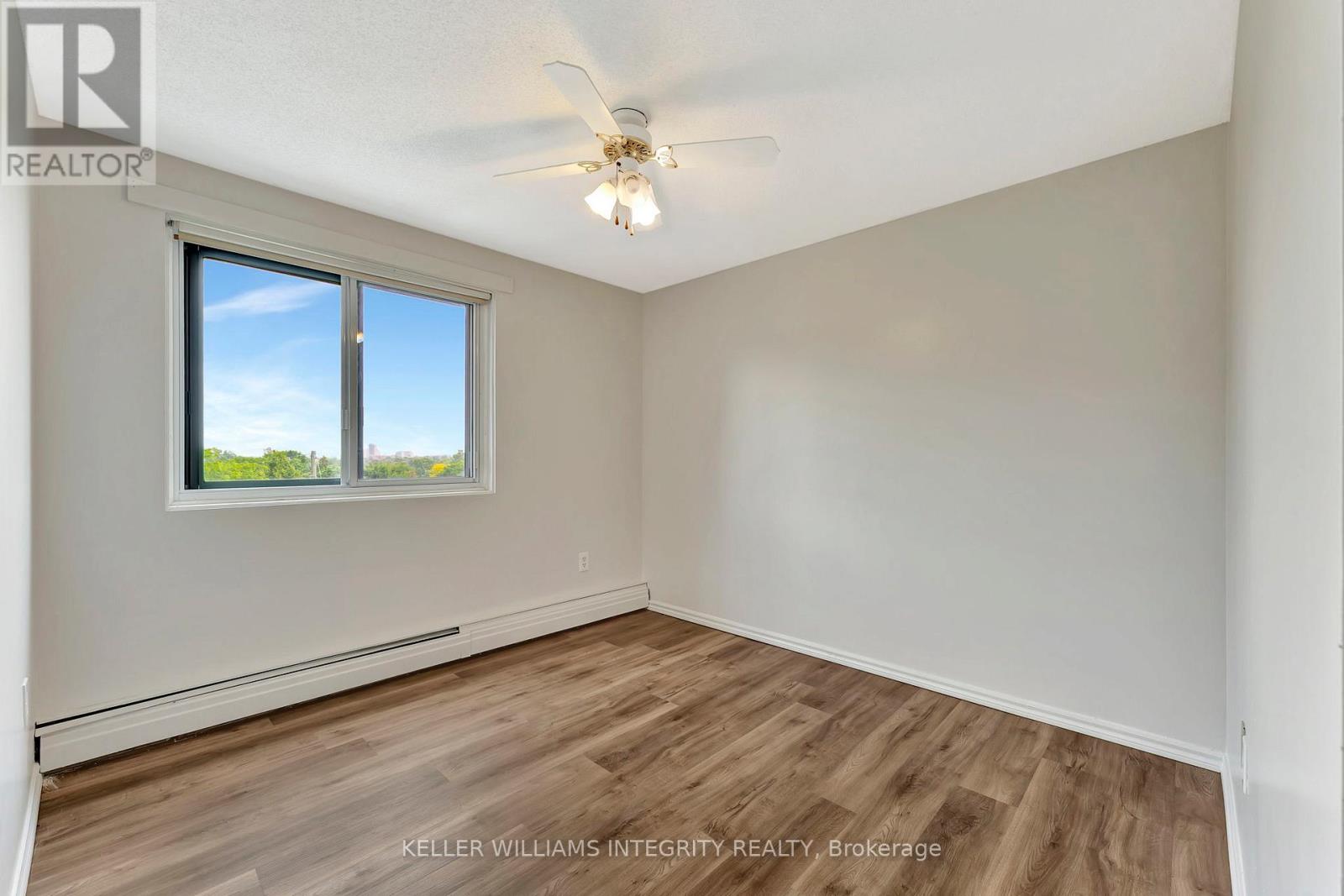 Photo 13 of 504 20 Chesterton Drive, Ottawa ON