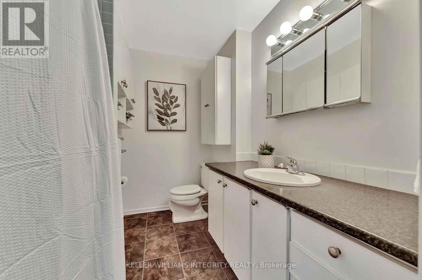 Photo 31 of 504 20 Chesterton Drive, Ottawa ON