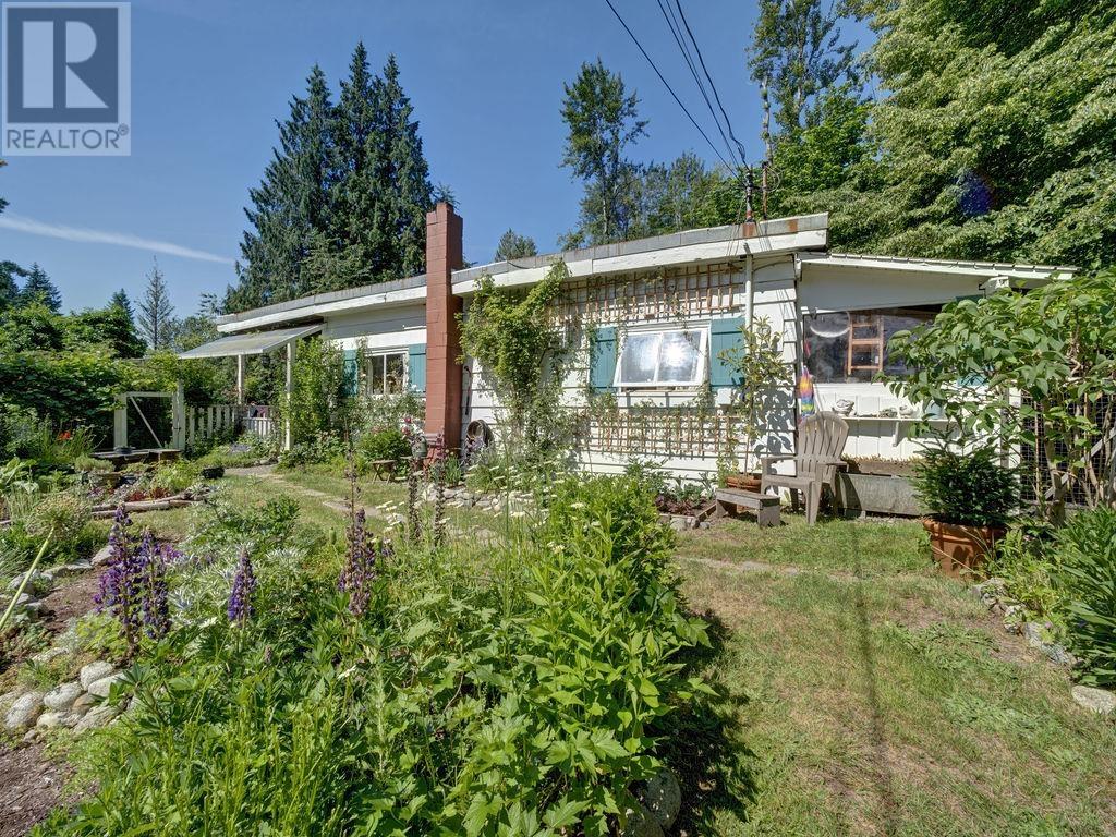947 NORTH ROAD, Gibsons
