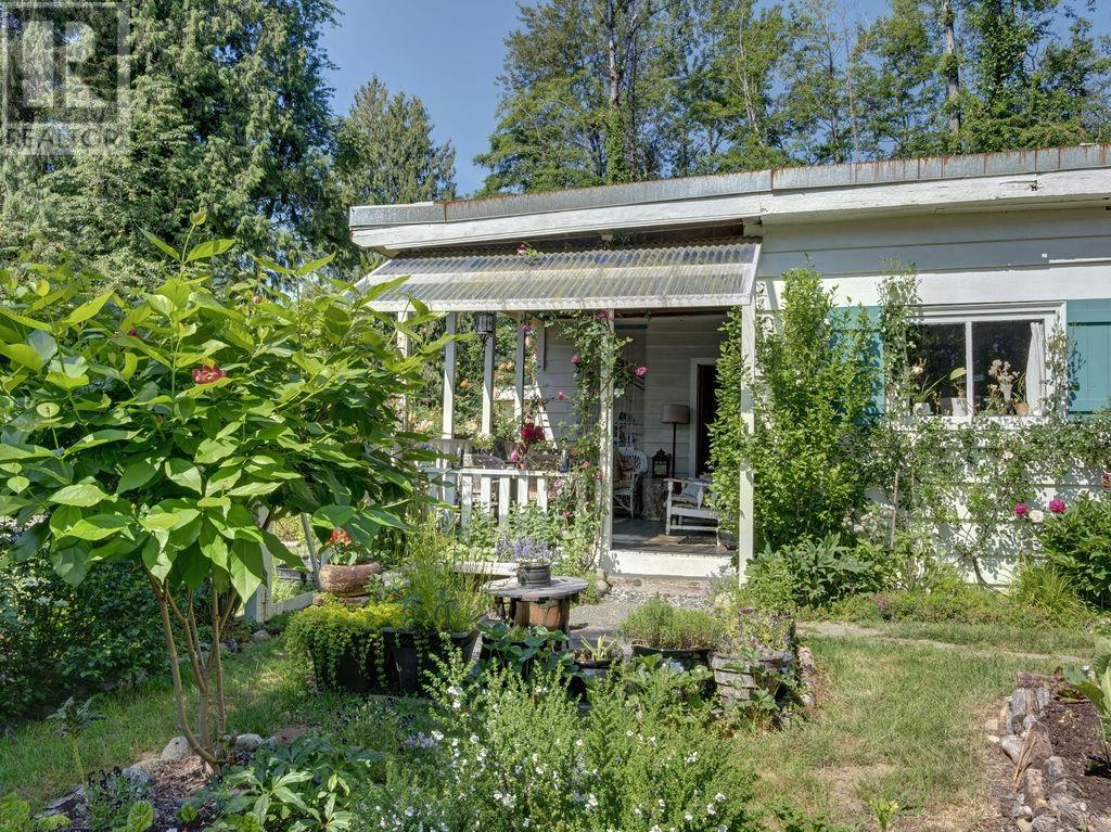 947 NORTH ROAD, Gibsons