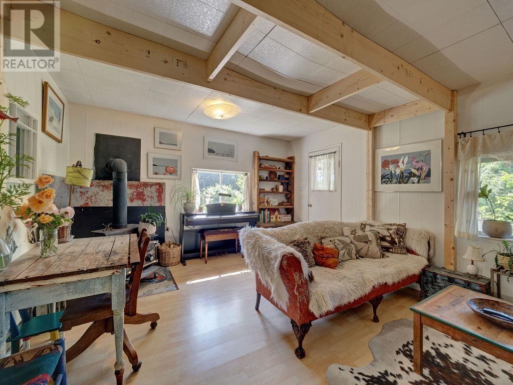 947 NORTH ROAD, Gibsons