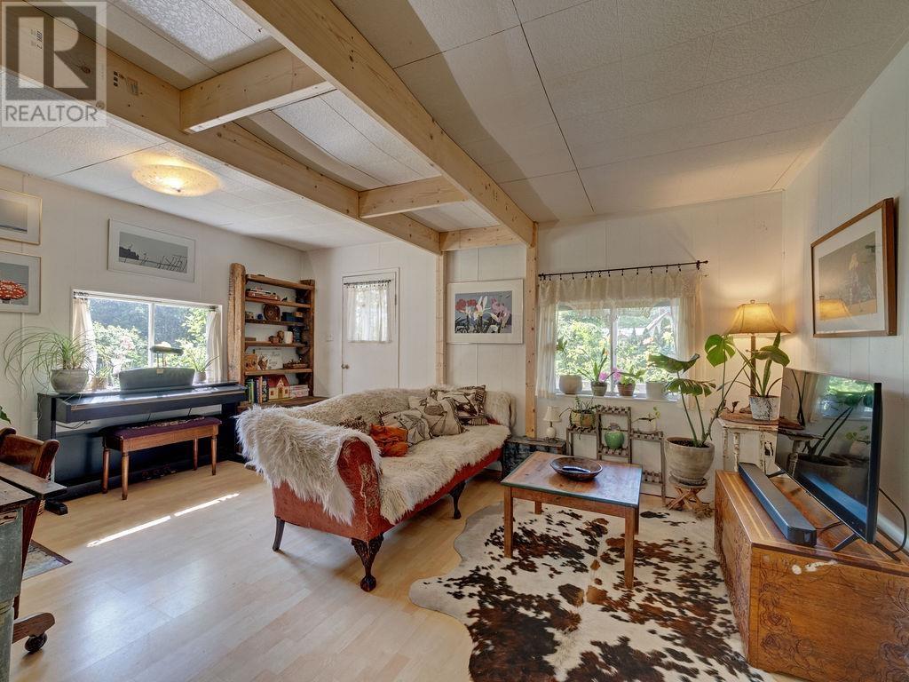 947 NORTH ROAD, Gibsons