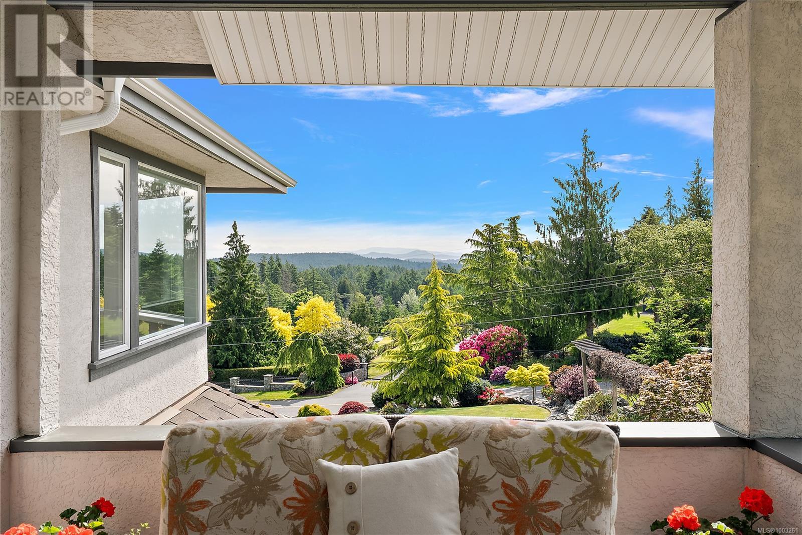 11096 Greenpark Dr, North Saanich