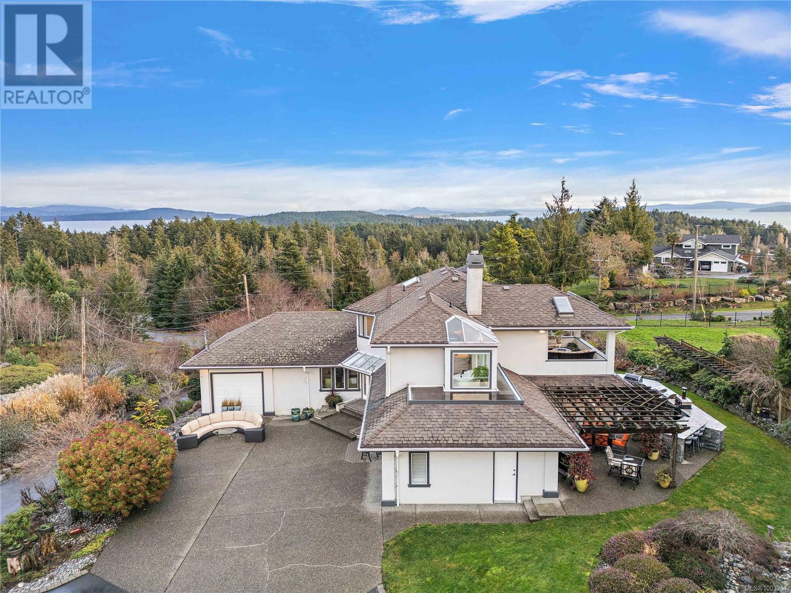 11096 Greenpark Dr, North Saanich