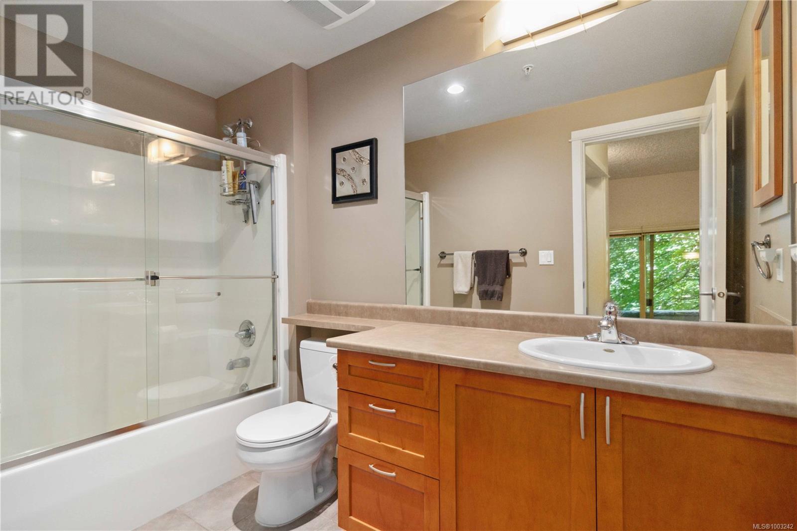106 635 Brookside Rd, Colwood