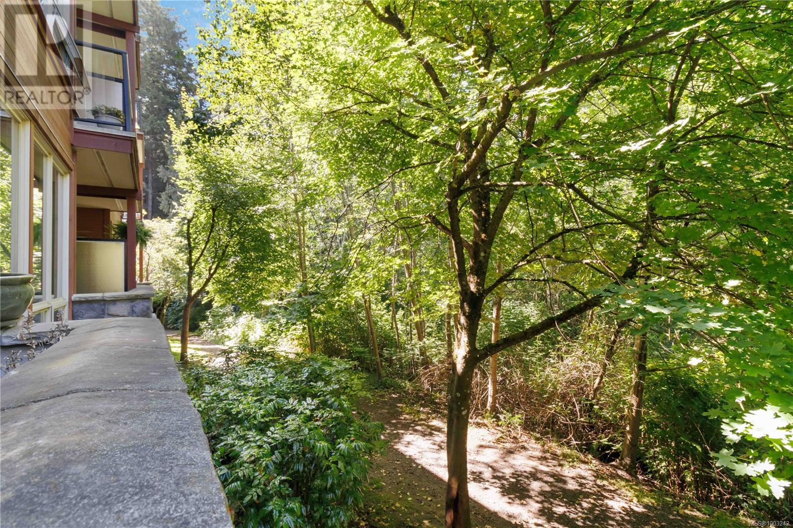 106 635 Brookside Rd, Colwood