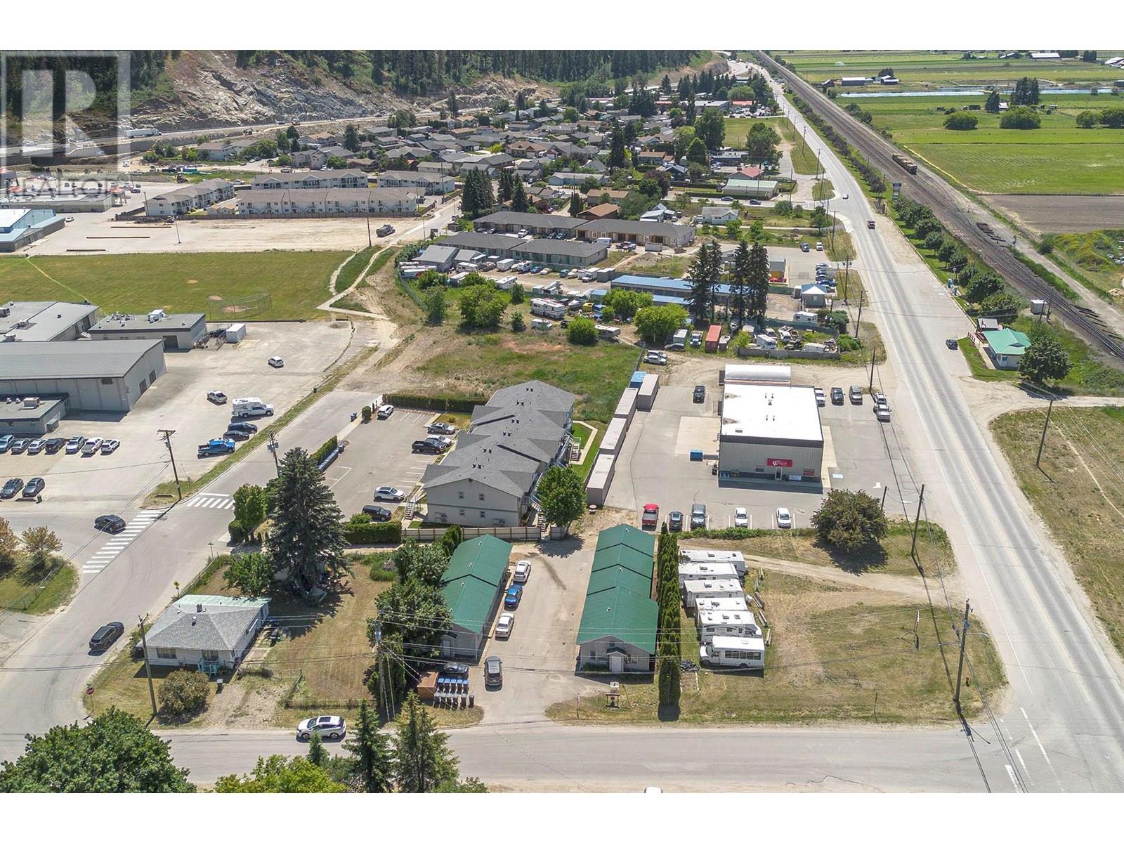 Photo 10 of 409 Shuswap Avenue, Chase BC