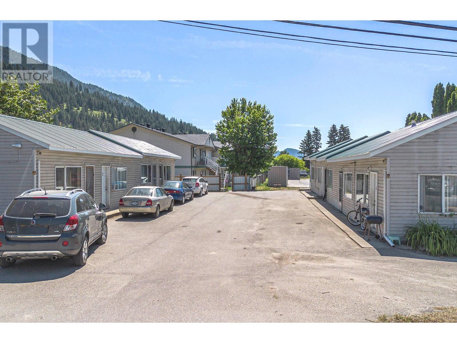 Photo 2 of 409 Shuswap Avenue, Chase BC