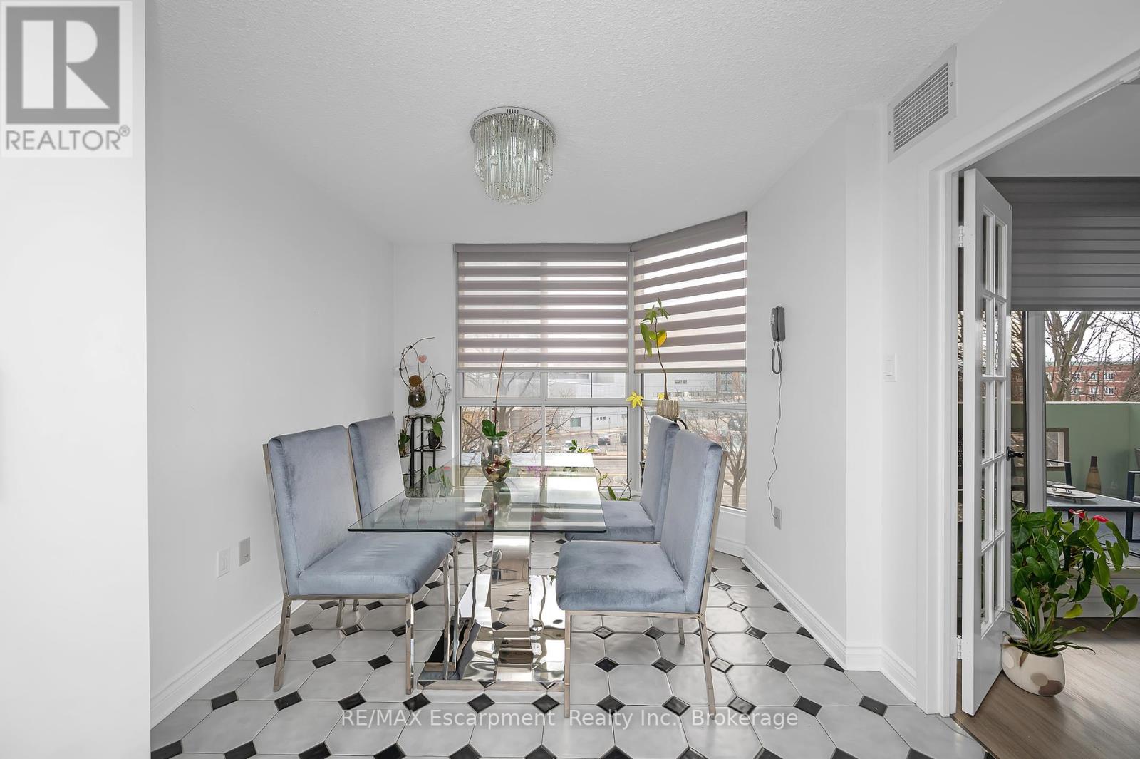Photo 17 of 301 1237 North Shore Boulevard E, Burlington ON