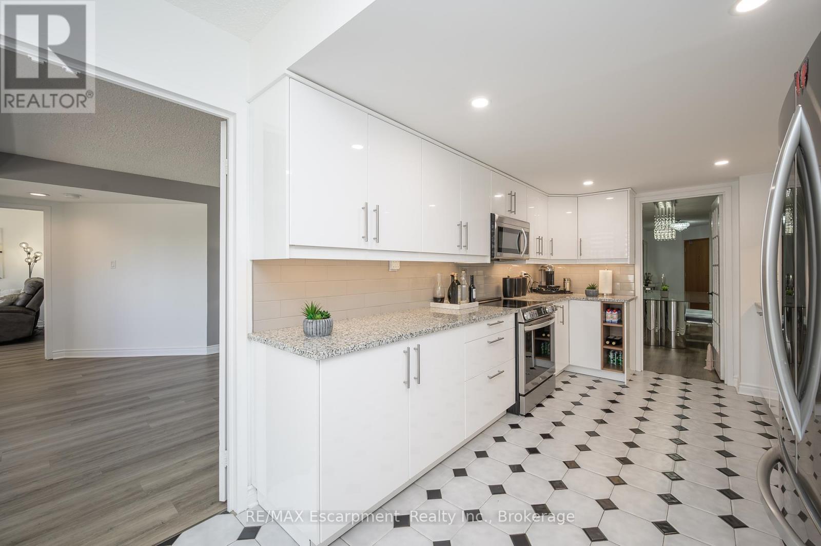 Photo 16 of 301 1237 North Shore Boulevard E, Burlington ON