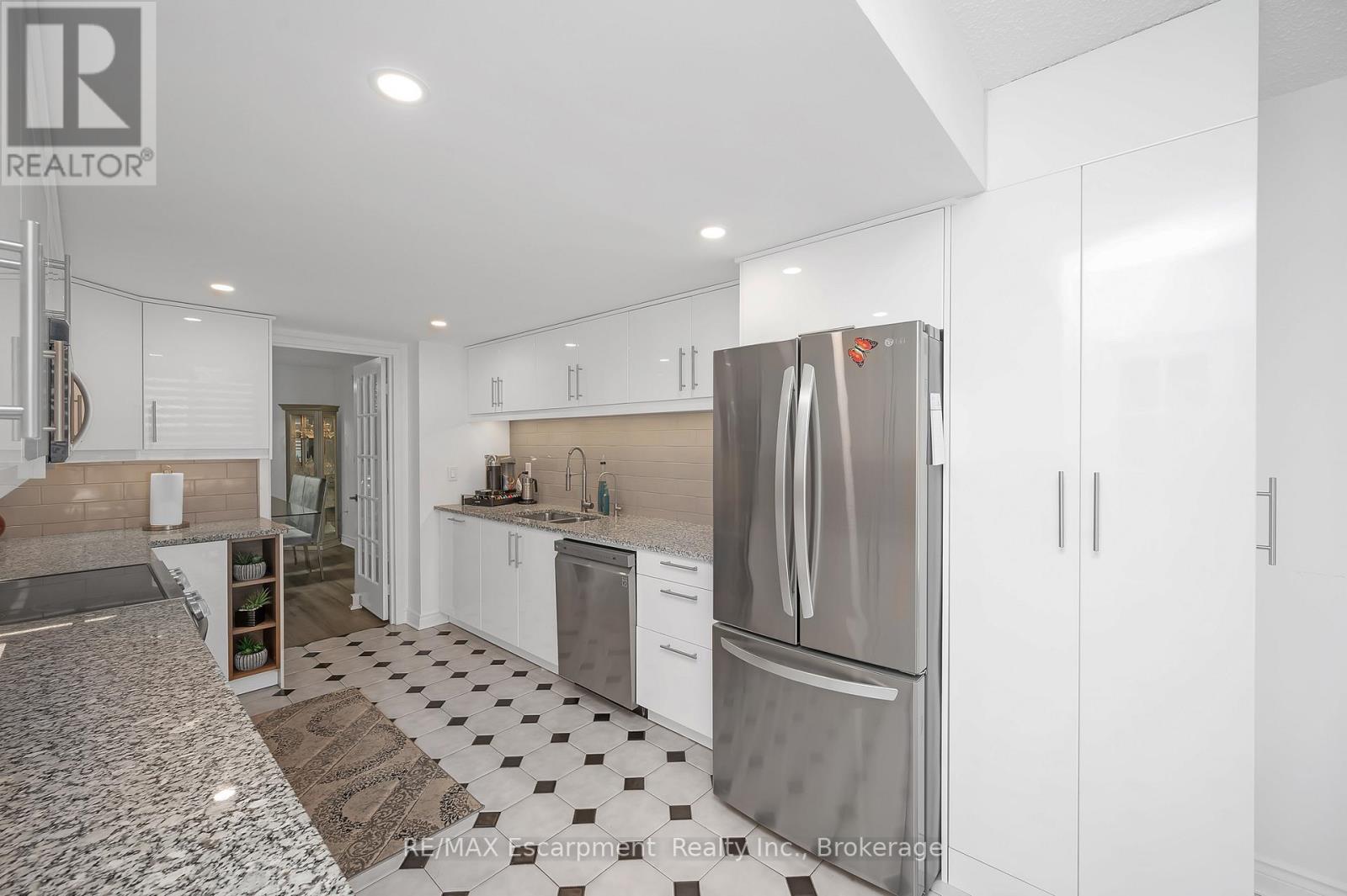 Photo 15 of 301 1237 North Shore Boulevard E, Burlington ON
