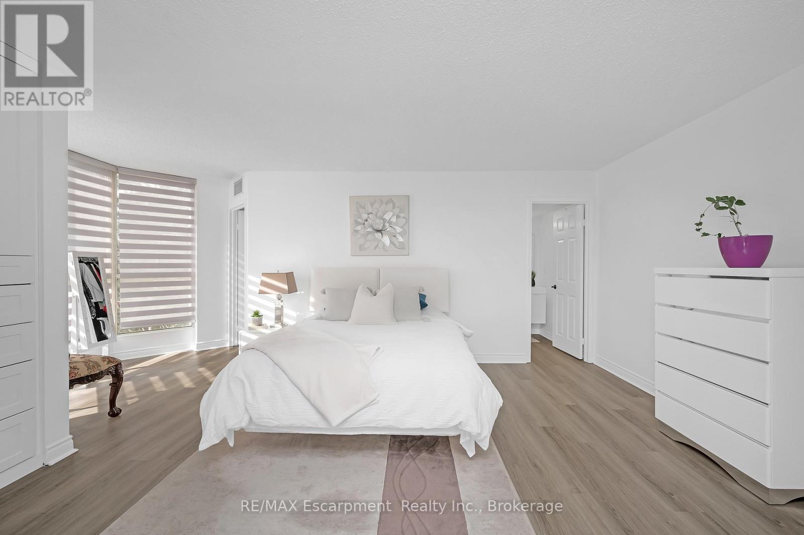 Photo 20 of 301 1237 North Shore Boulevard E, Burlington ON