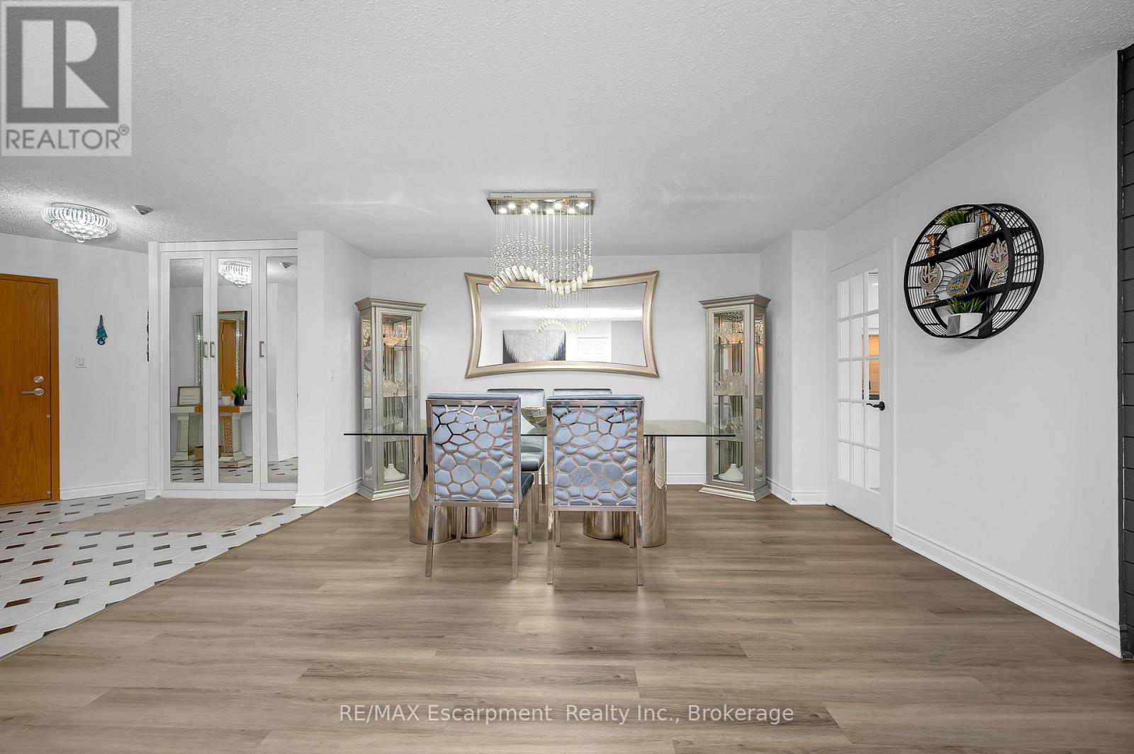Photo 11 of 301 1237 North Shore Boulevard E, Burlington ON